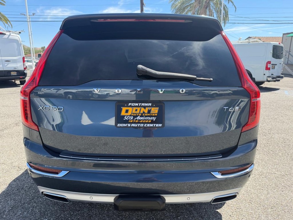 Volvo XC90 Vehicle Full-screen Gallery Image 08