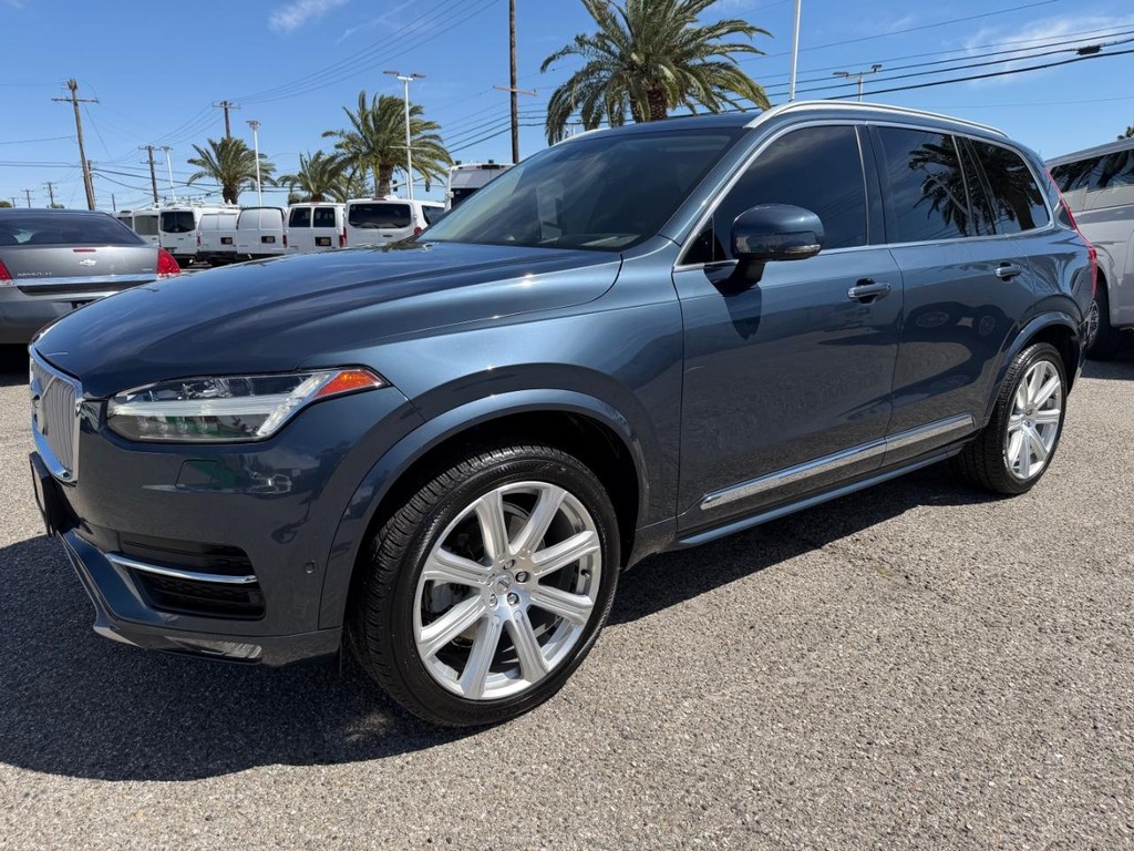 Volvo XC90 Vehicle Full-screen Gallery Image 14