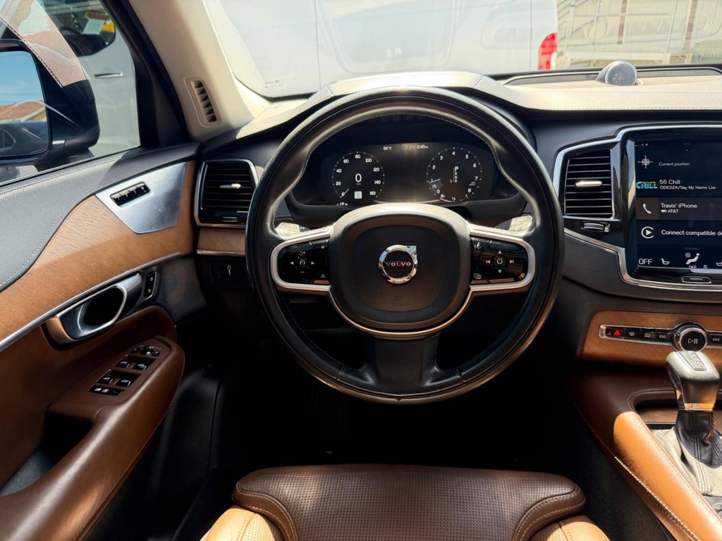 Volvo XC90 Vehicle Full-screen Gallery Image 28
