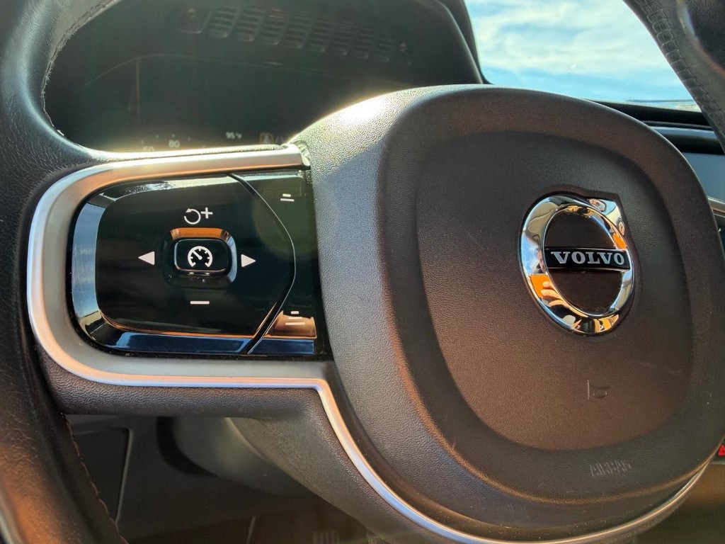 Volvo XC90 Vehicle Full-screen Gallery Image 29