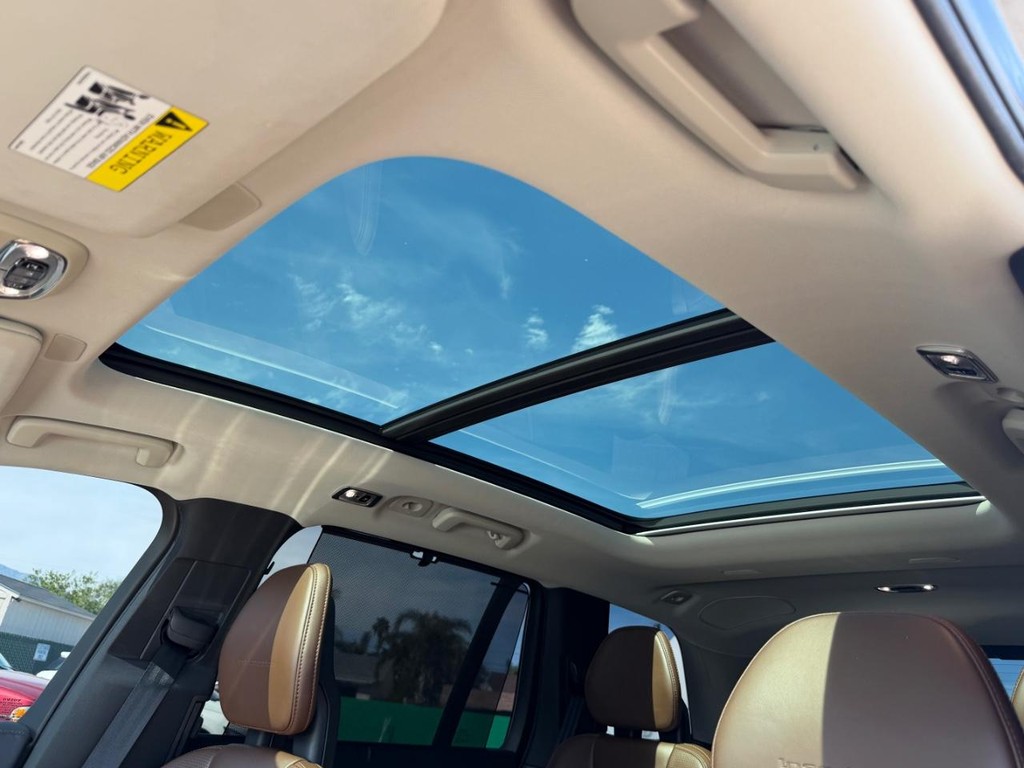 Volvo XC90 Vehicle Full-screen Gallery Image 46