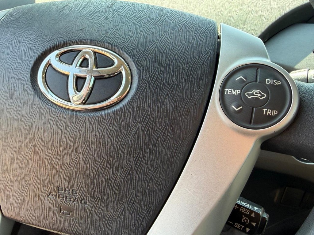 Toyota Prius Vehicle Full-screen Gallery Image 29