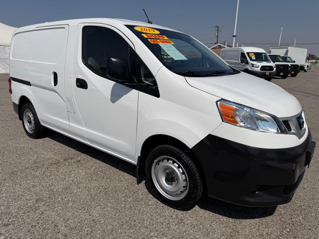Nissan NV200 Vehicle Full-screen Gallery Image 04