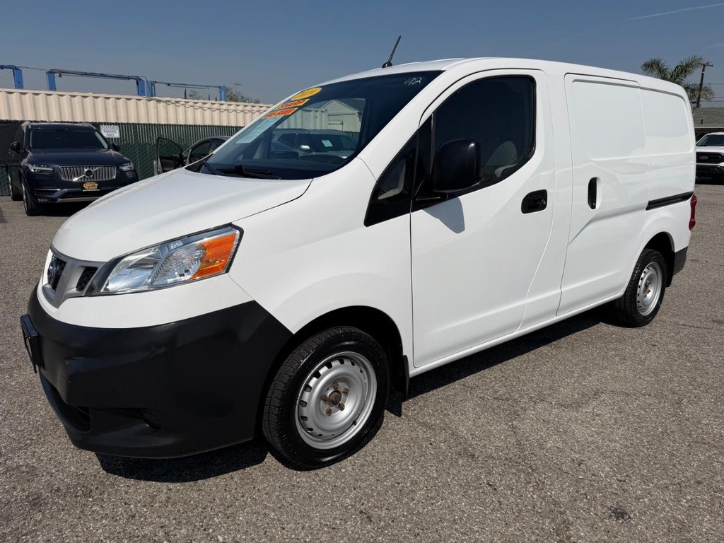 Nissan NV200 Vehicle Full-screen Gallery Image 13