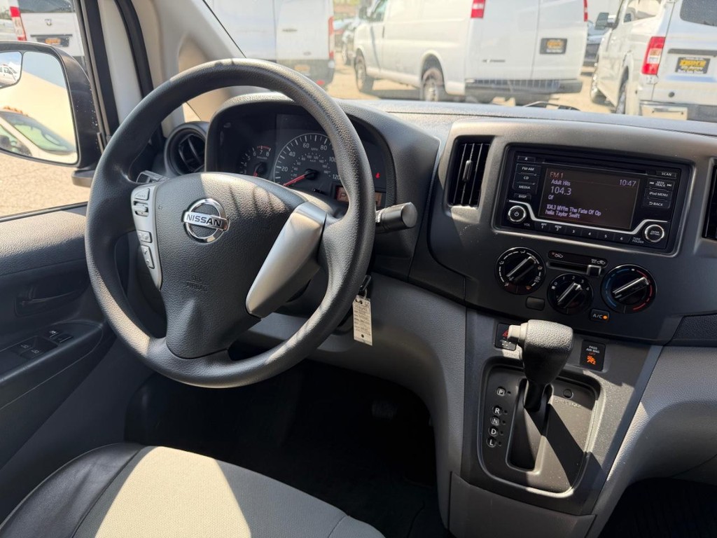 Nissan NV200 Vehicle Full-screen Gallery Image 32