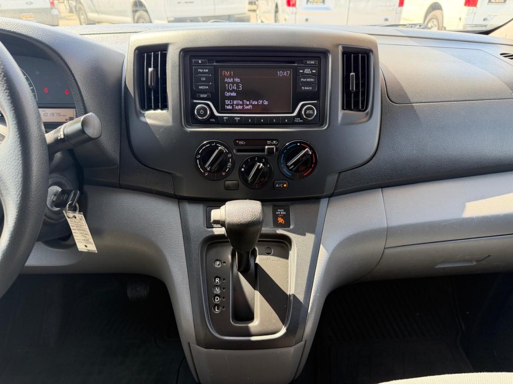 Nissan NV200 Vehicle Full-screen Gallery Image 33