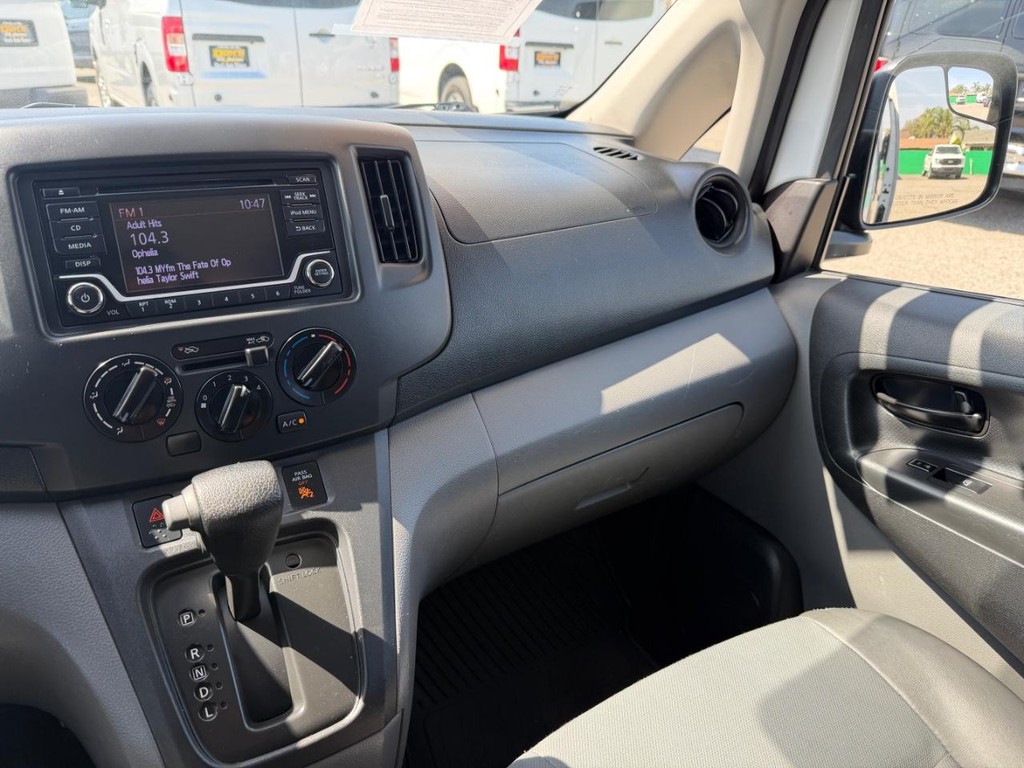 Nissan NV200 Vehicle Full-screen Gallery Image 34