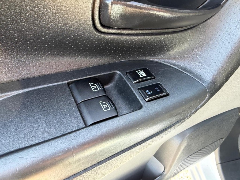 Nissan NV200 Vehicle Full-screen Gallery Image 38