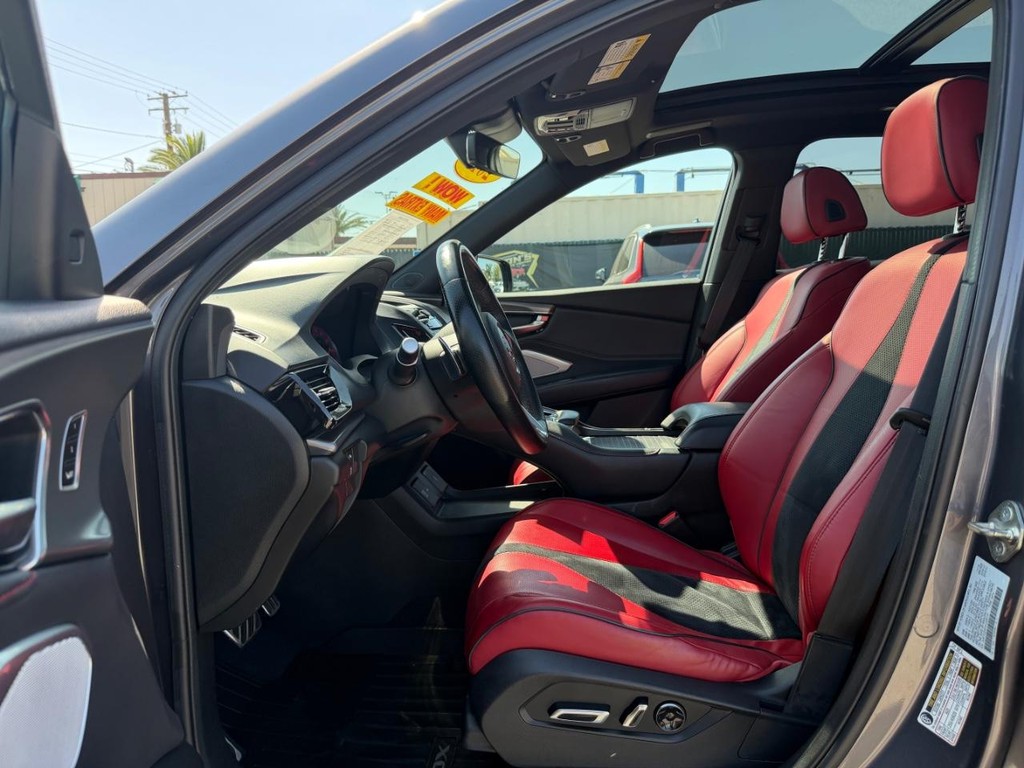 Acura RDX Vehicle Full-screen Gallery Image 17