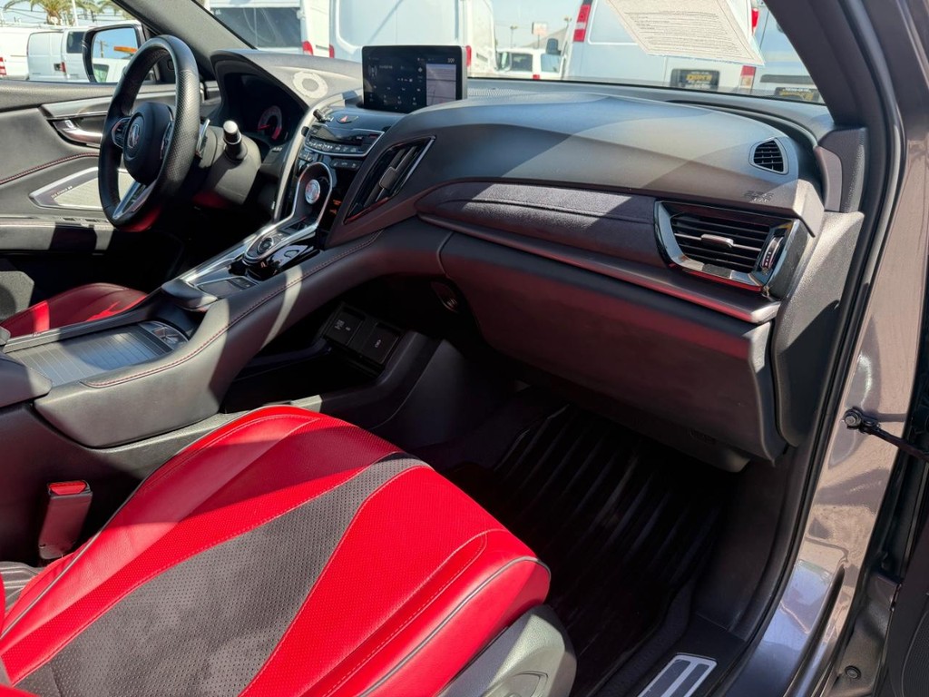 Acura RDX Vehicle Full-screen Gallery Image 20