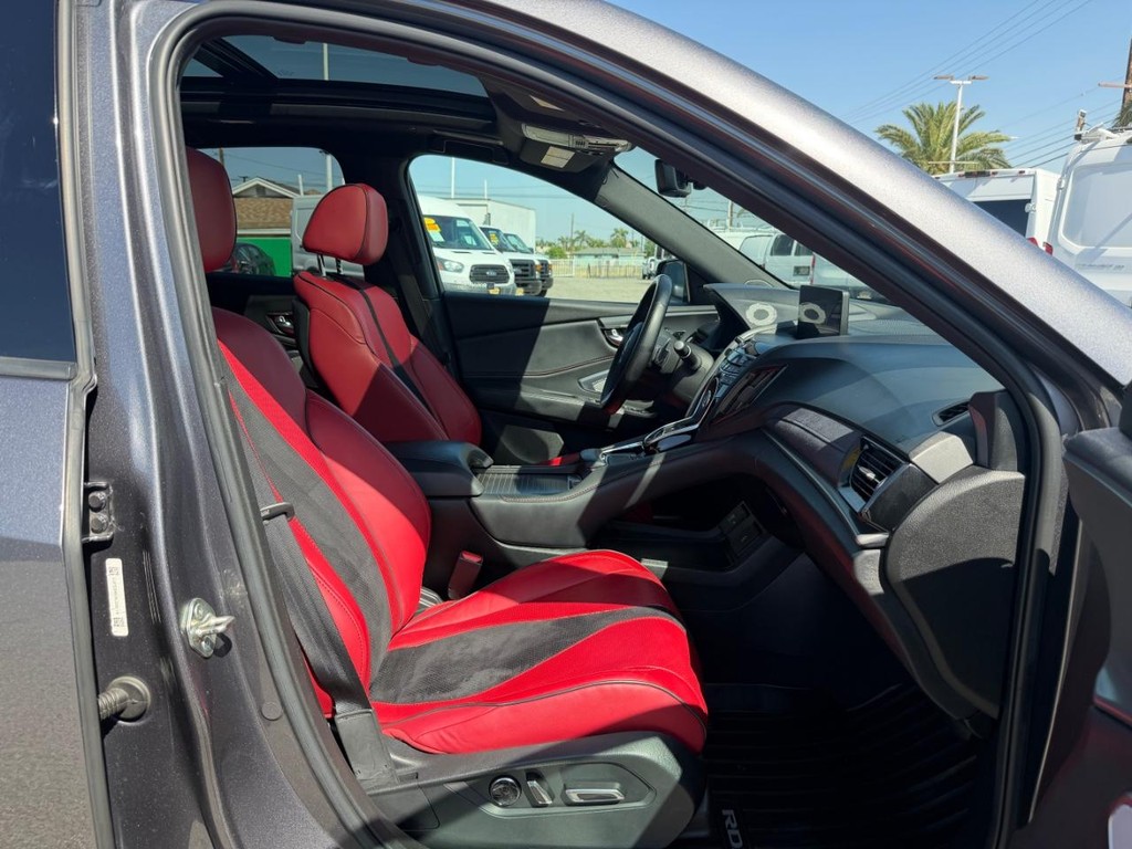 Acura RDX Vehicle Full-screen Gallery Image 21