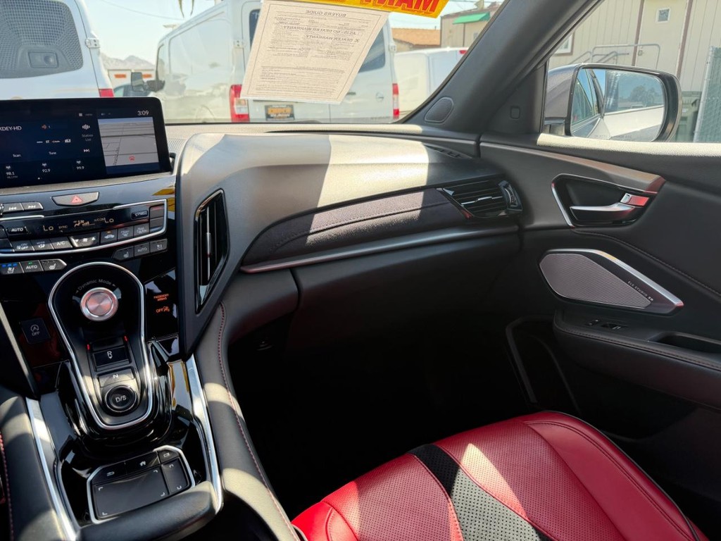 Acura RDX Vehicle Full-screen Gallery Image 26