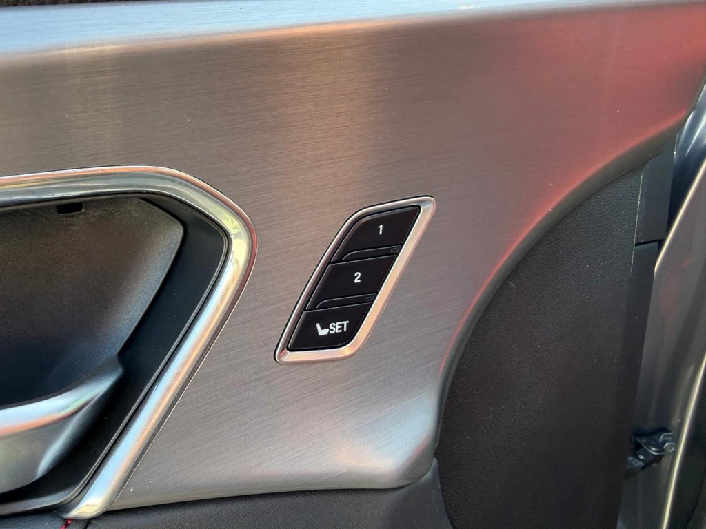 Acura RDX Vehicle Full-screen Gallery Image 31