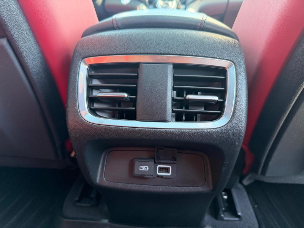 Acura RDX Vehicle Full-screen Gallery Image 40