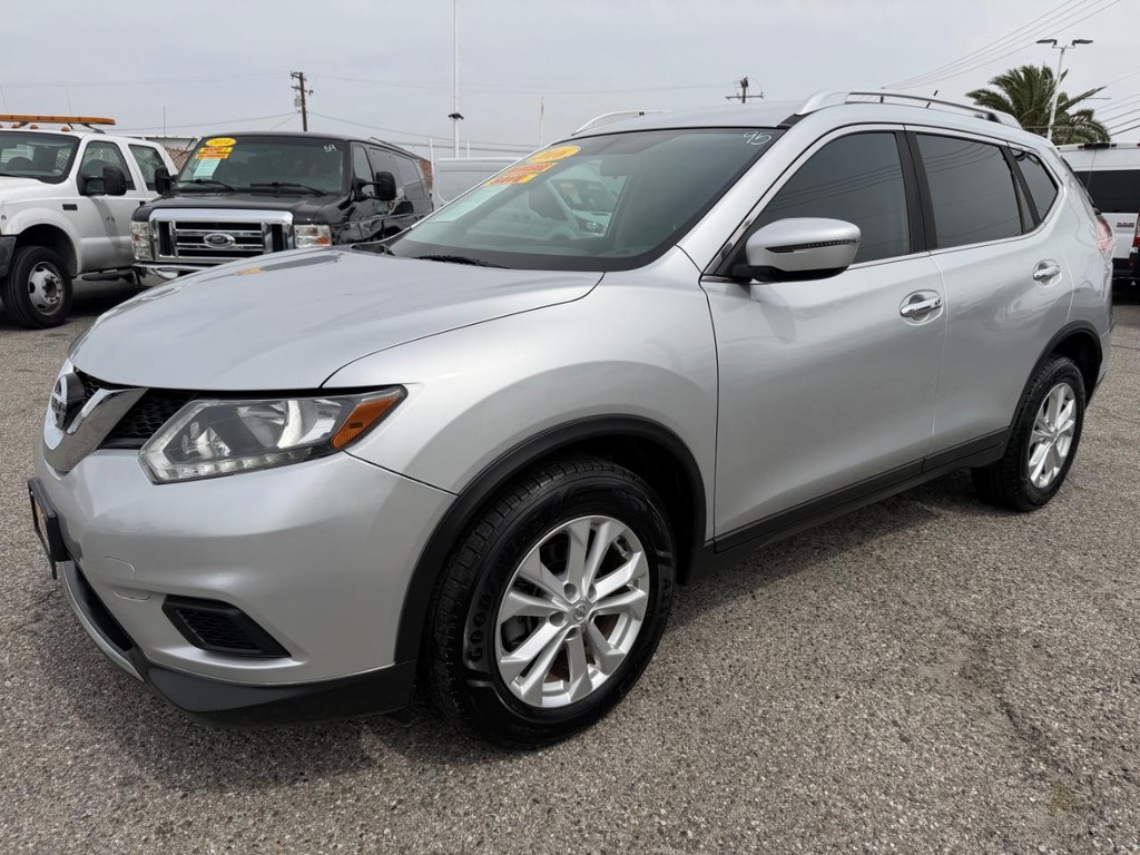 Nissan Rogue Vehicle Full-screen Gallery Image 12
