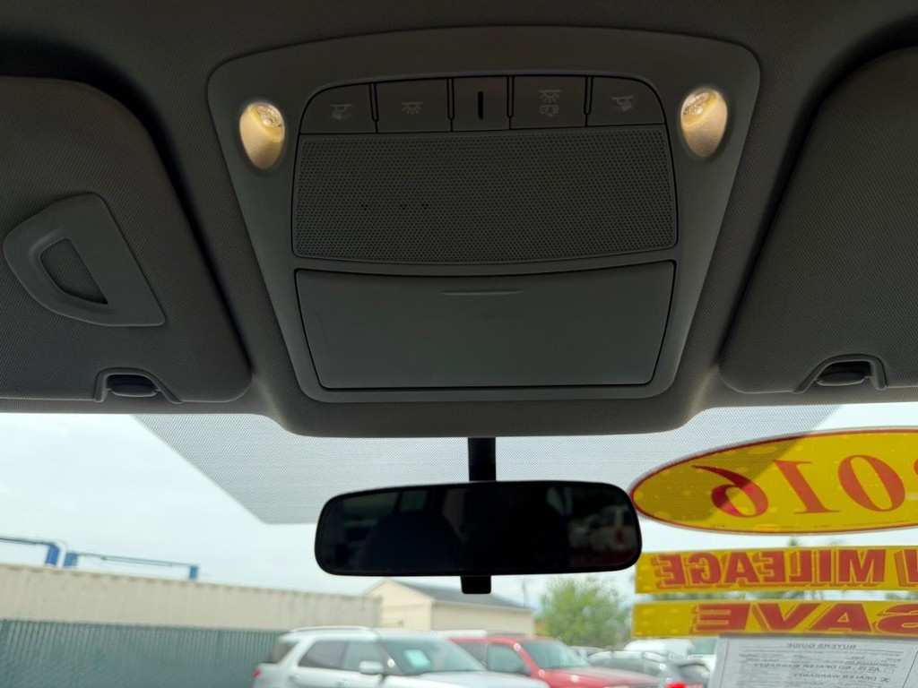 Nissan Rogue Vehicle Full-screen Gallery Image 34