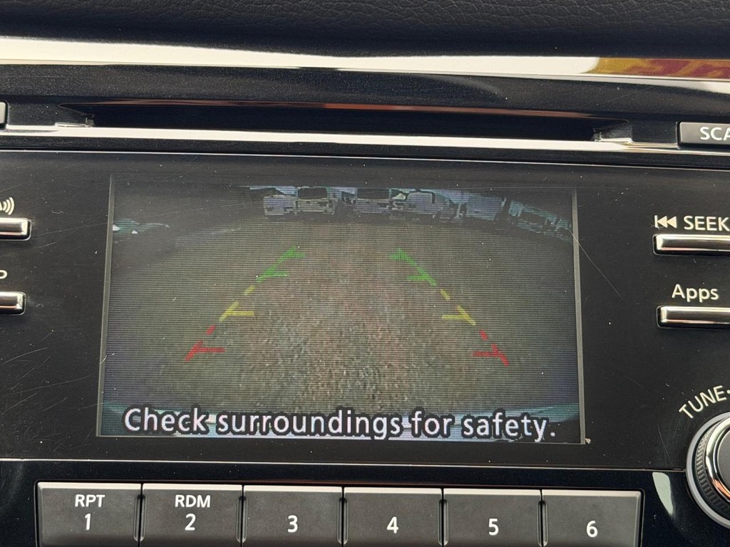 Nissan Rogue Vehicle Full-screen Gallery Image 40