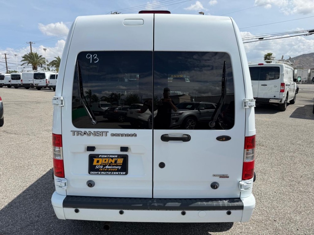 Ford Transit Connect Vehicle Full-screen Gallery Image 09