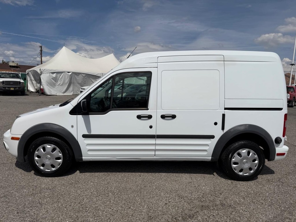 Ford Transit Connect Vehicle Full-screen Gallery Image 12