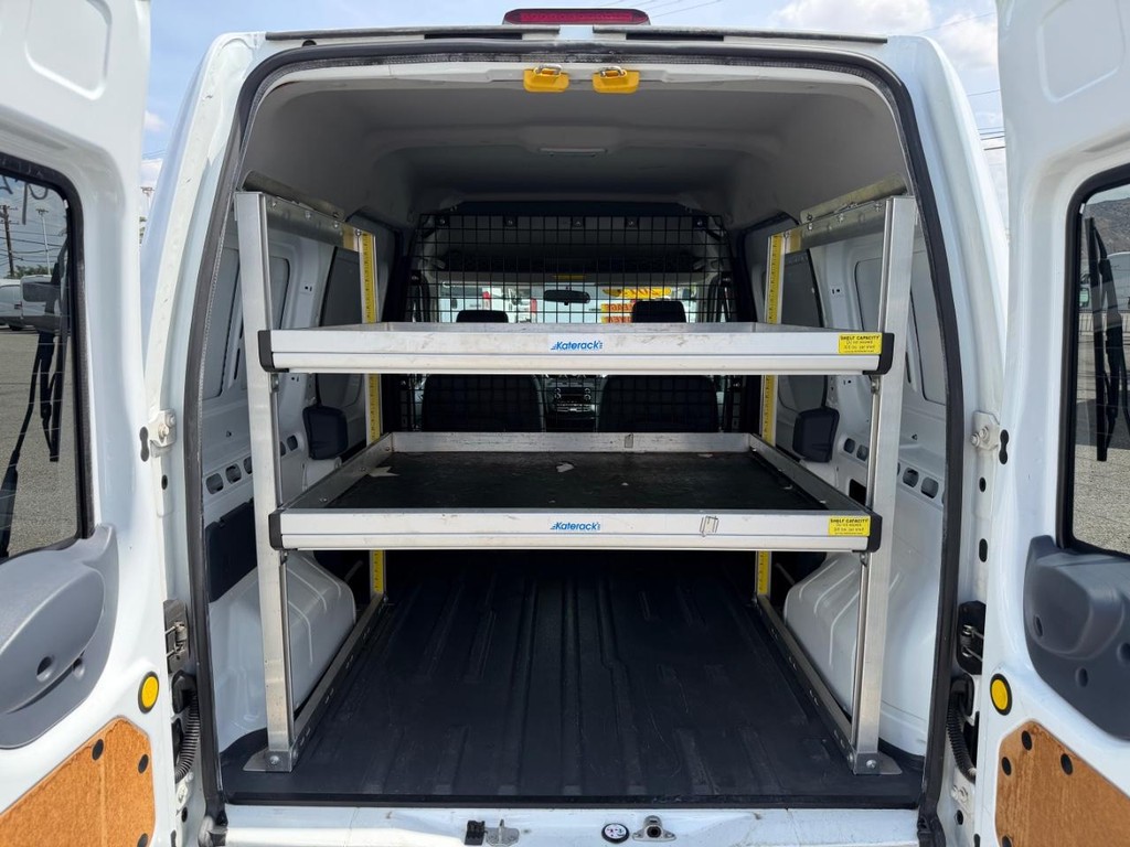 Ford Transit Connect Vehicle Full-screen Gallery Image 16