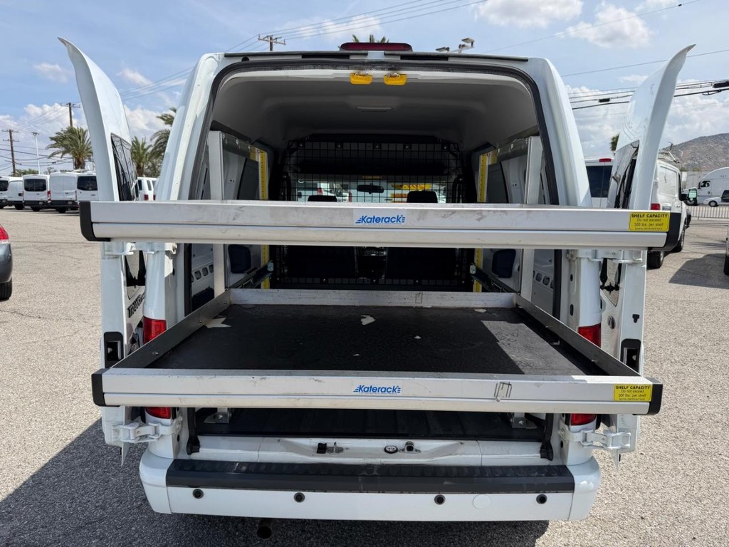 Ford Transit Connect Vehicle Full-screen Gallery Image 19