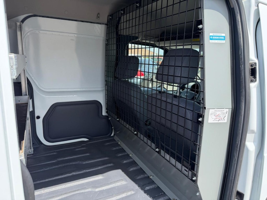 Ford Transit Connect Vehicle Full-screen Gallery Image 22