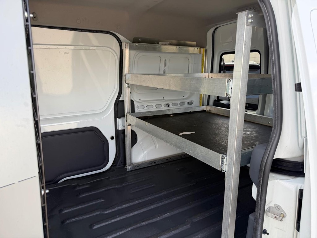 Ford Transit Connect Vehicle Full-screen Gallery Image 25