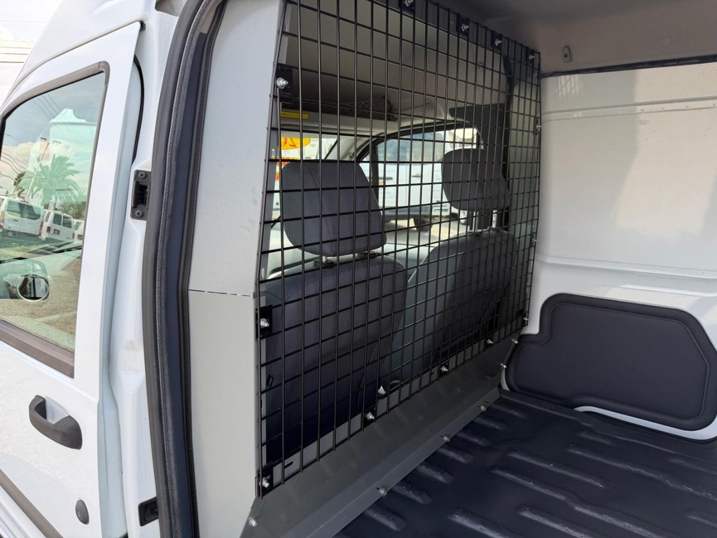 Ford Transit Connect Vehicle Full-screen Gallery Image 26