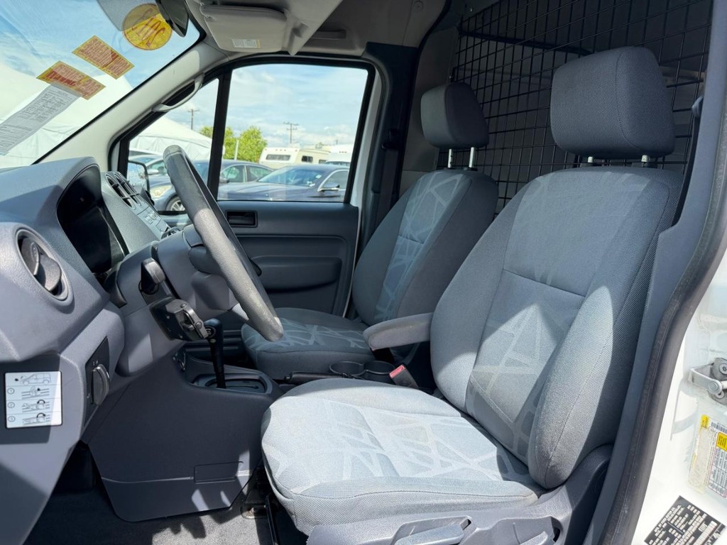 Ford Transit Connect Vehicle Full-screen Gallery Image 30