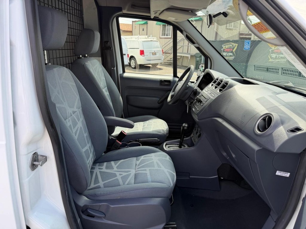 Ford Transit Connect Vehicle Full-screen Gallery Image 33