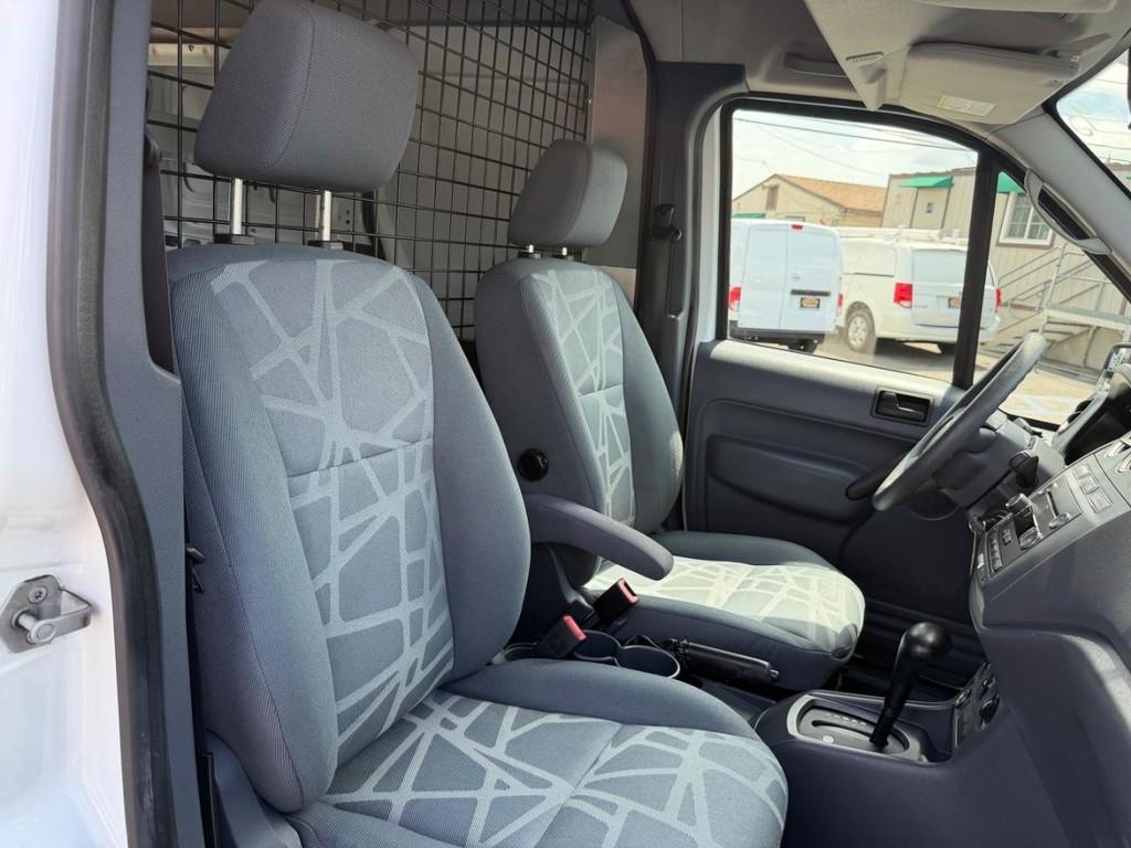 Ford Transit Connect Vehicle Full-screen Gallery Image 34