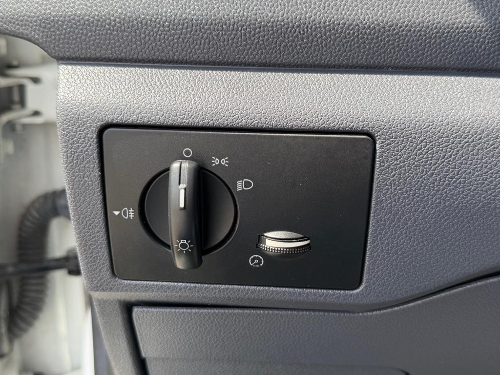 Ford Transit Connect Vehicle Full-screen Gallery Image 39