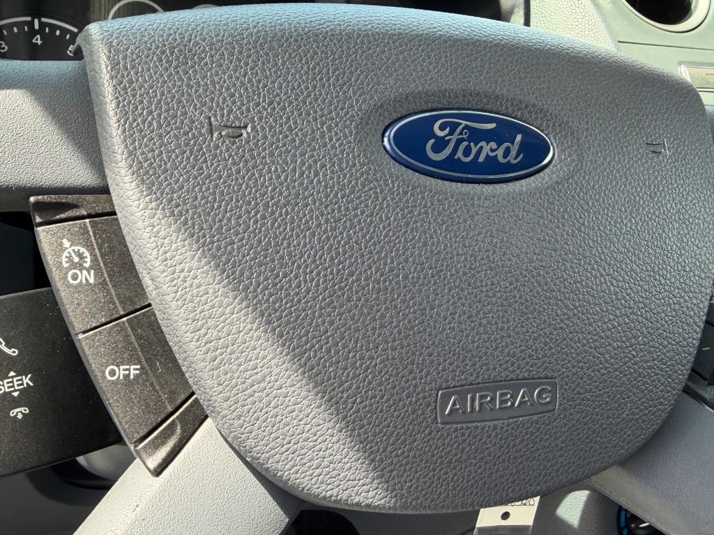 Ford Transit Connect Vehicle Full-screen Gallery Image 41