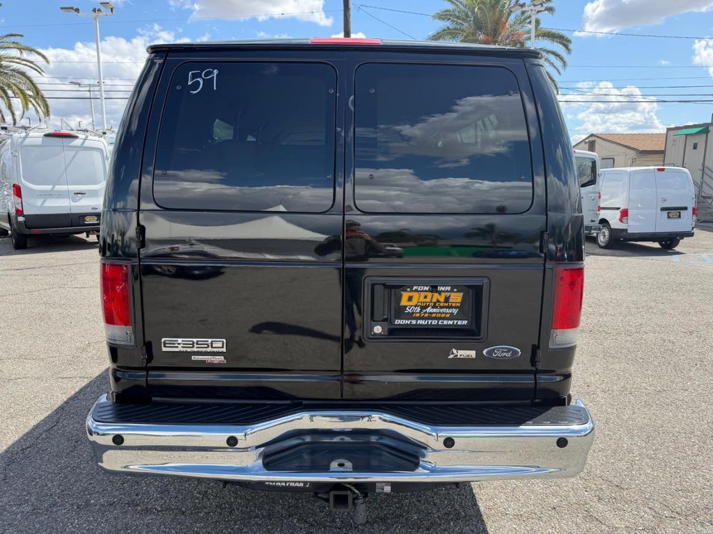 Ford E-350 XLT 15 Passenger Van Vehicle Full-screen Gallery Image 08