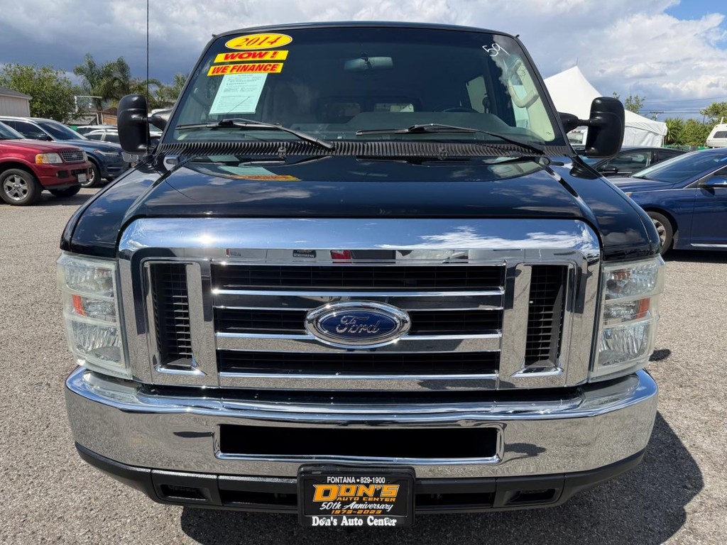 Ford E-350 XLT 15 Passenger Van Vehicle Full-screen Gallery Image 14