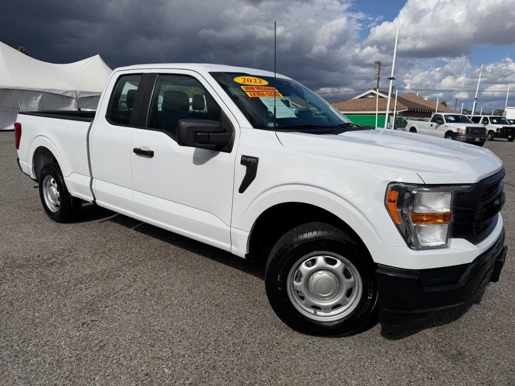 Ford F-150 Vehicle Full-screen Gallery Image 03