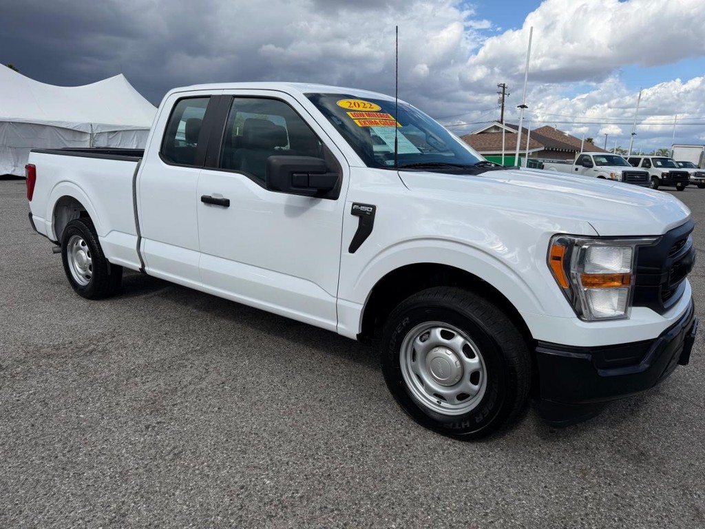 Ford F-150 Vehicle Full-screen Gallery Image 05