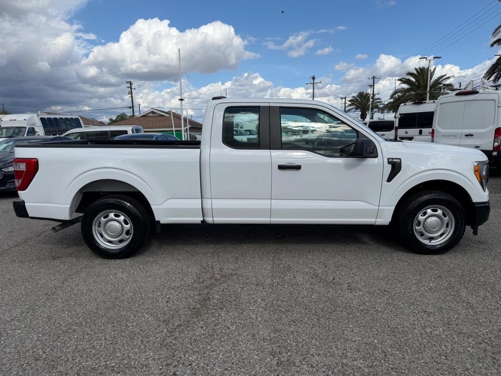 Ford F-150 Vehicle Full-screen Gallery Image 06