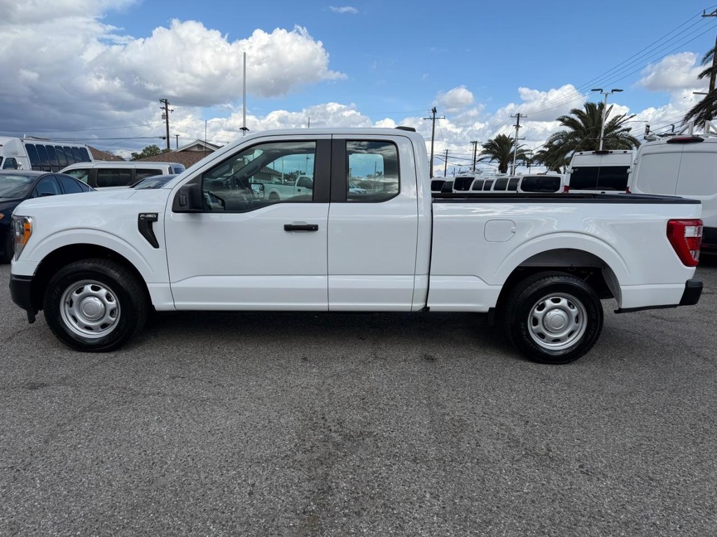 Ford F-150 Vehicle Full-screen Gallery Image 12
