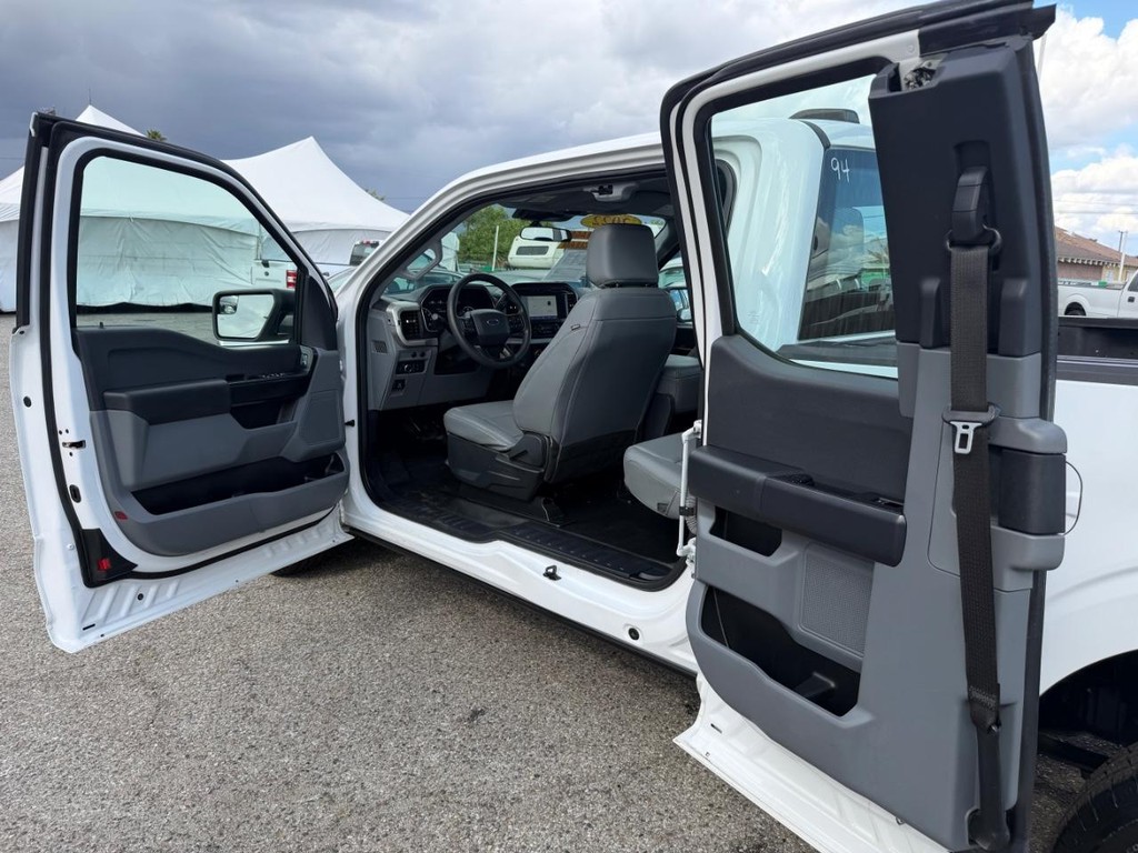 Ford F-150 Vehicle Full-screen Gallery Image 22