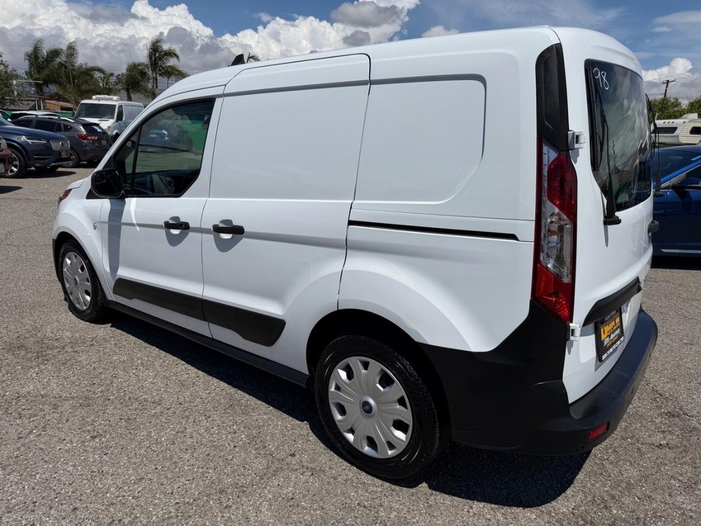 Ford Transit Connect Vehicle Full-screen Gallery Image 10