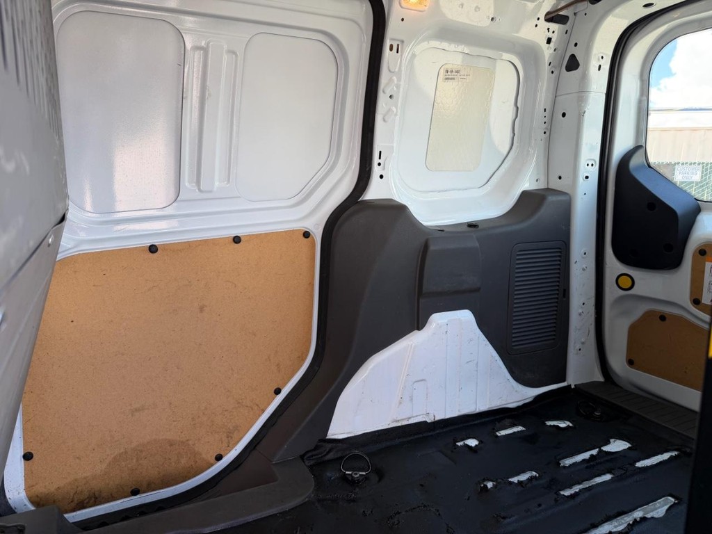 Ford Transit Connect Vehicle Full-screen Gallery Image 23