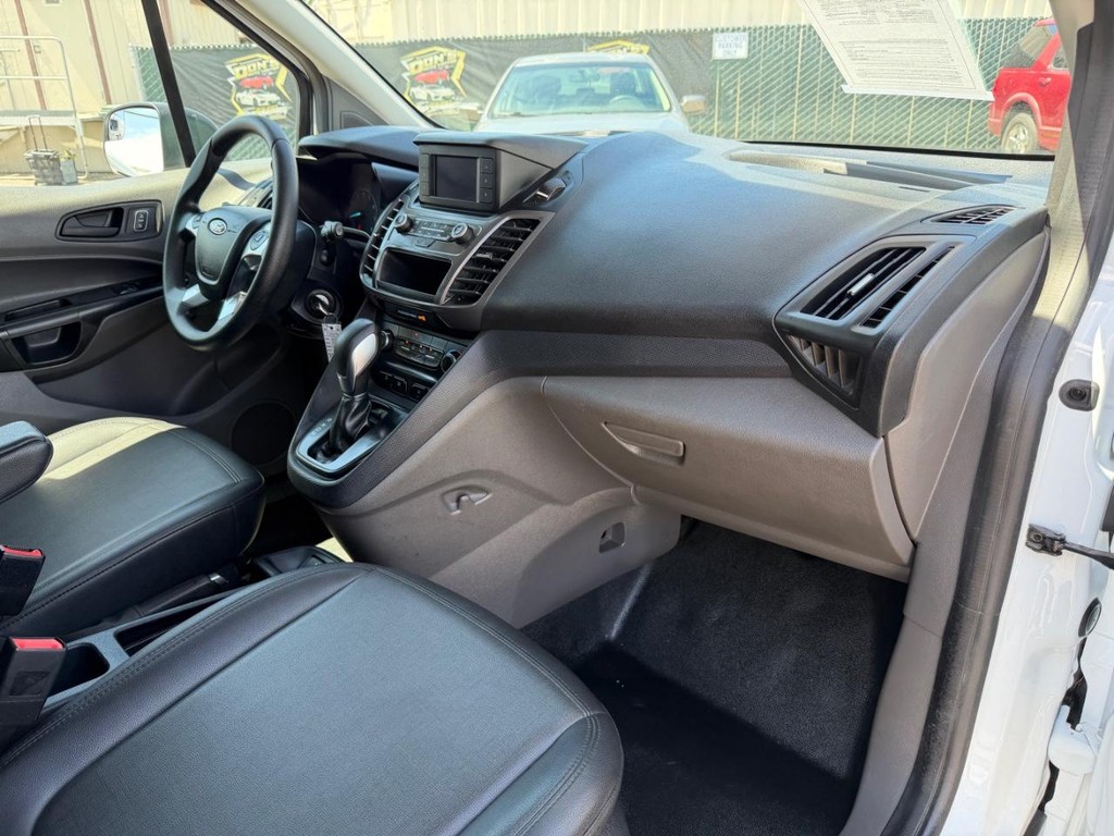 Ford Transit Connect Vehicle Full-screen Gallery Image 29