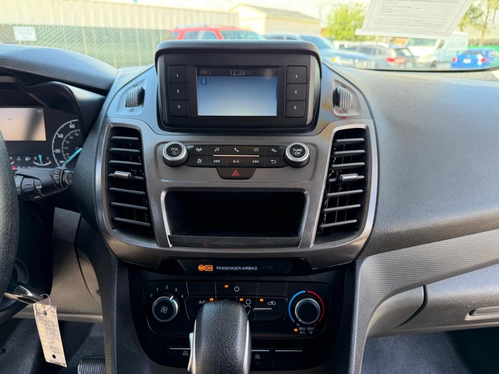 Ford Transit Connect Vehicle Full-screen Gallery Image 33