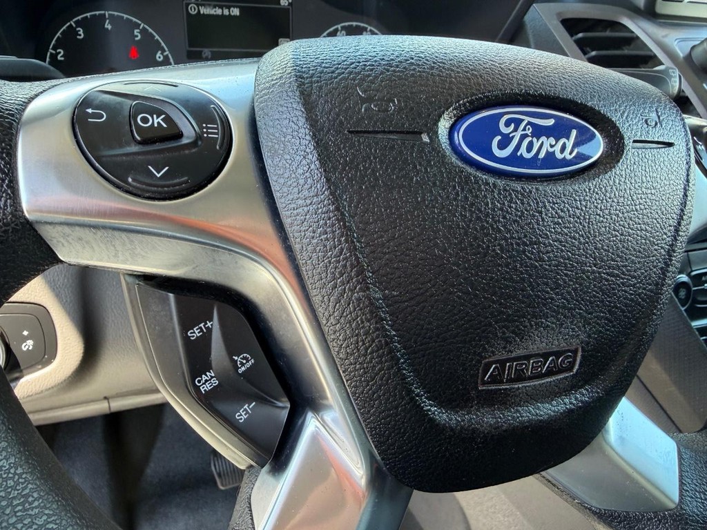 Ford Transit Connect Vehicle Full-screen Gallery Image 35