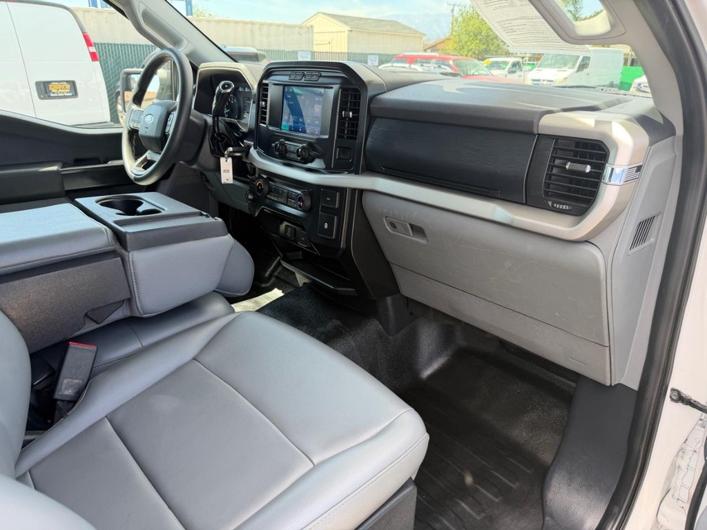 Ford F-150 Vehicle Full-screen Gallery Image 20