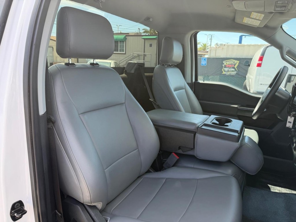 Ford F-150 Vehicle Full-screen Gallery Image 22