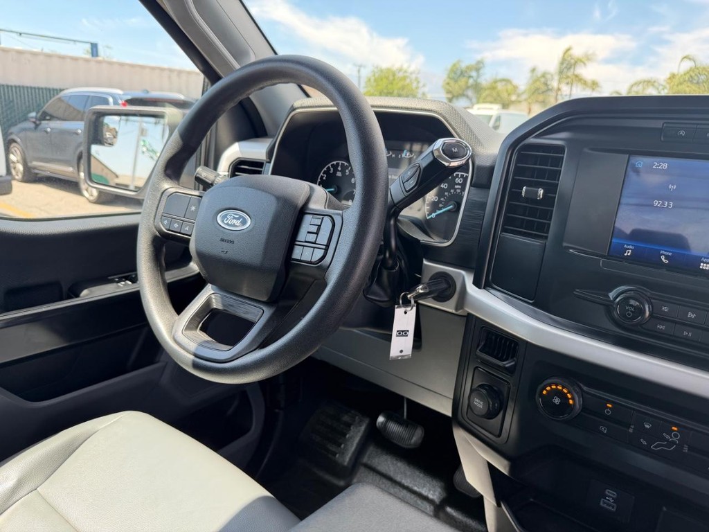 Ford F-150 Vehicle Full-screen Gallery Image 23