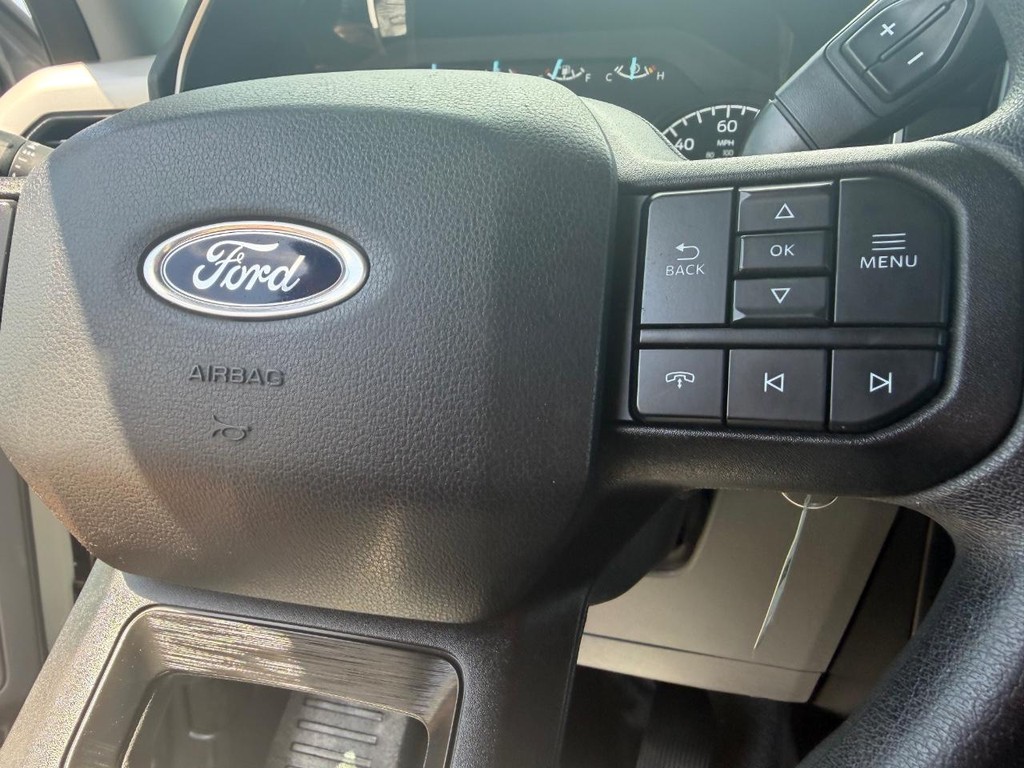 Ford F-150 Vehicle Full-screen Gallery Image 27