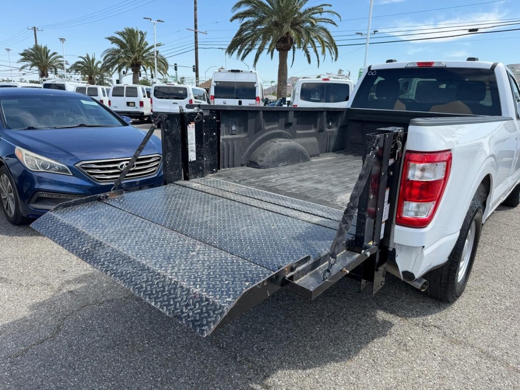 Ford F-150 Vehicle Full-screen Gallery Image 34